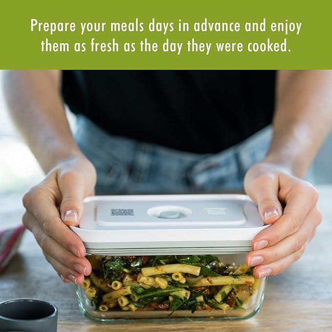 ZWILLING Fresh & Save Medium Glass Airtight Food Storage Container, Meal Prep Container, Food Saver