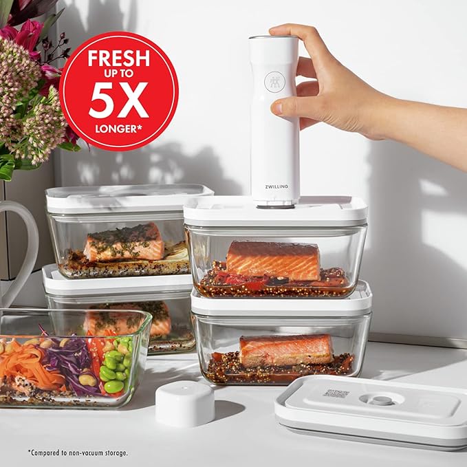 ZWILLING Fresh & Save Medium Glass Airtight Food Storage Container, Meal Prep Container, Food Saver