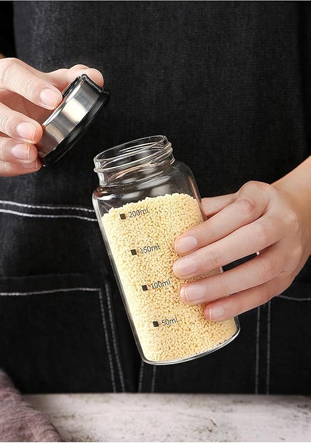 2 Piece 4-Neck SeasoningShakers Moisture Resistant Seasoning Shakers Glass Seasoning Shakers, Salt andPepper ShakerswithAdjustablePour Holes - For Seasoning,Picnics (2 x 450ml Large Spice Bottles)