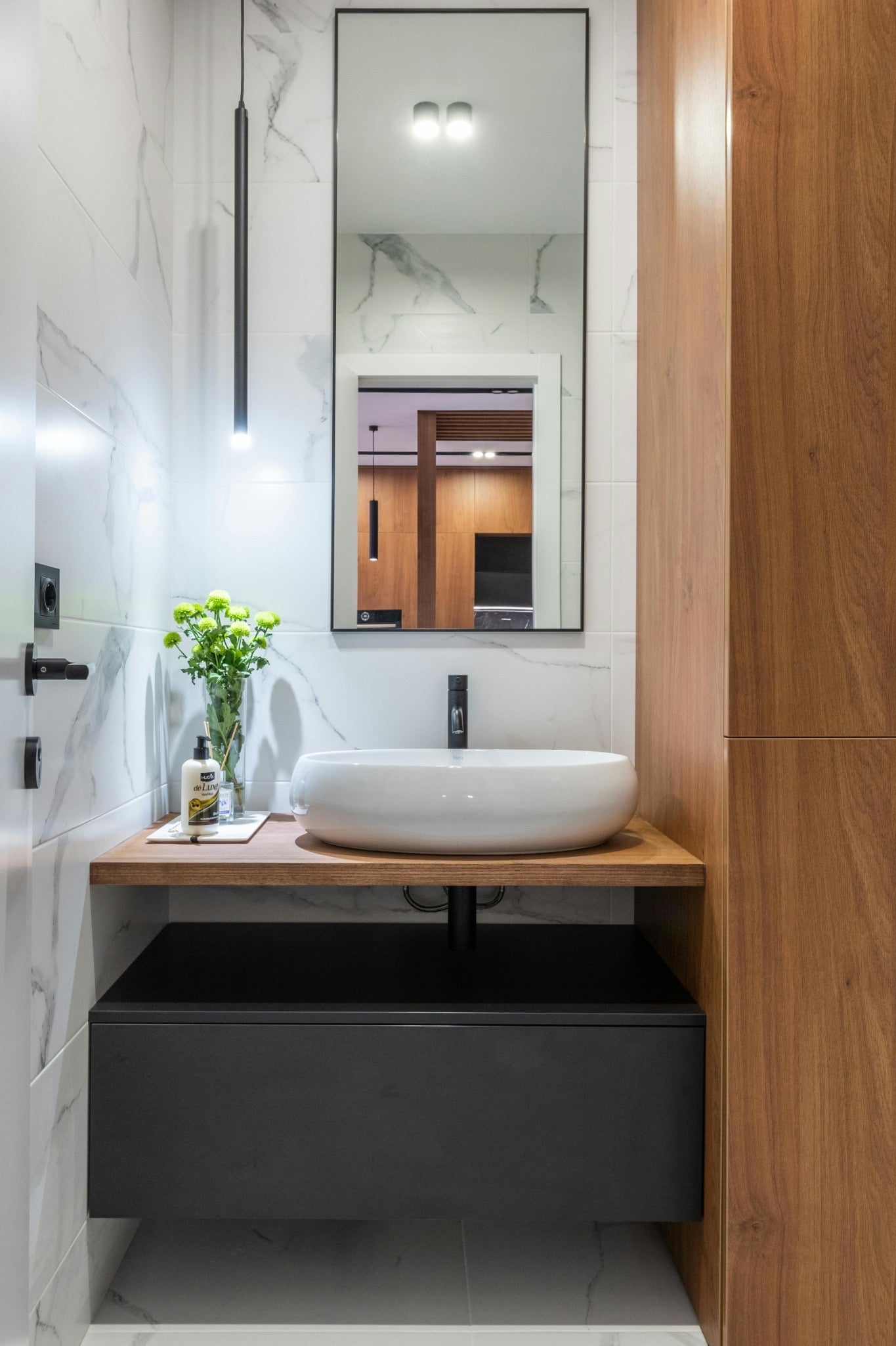 CALM BATHROOM