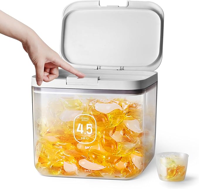 Flour Storage Container 4.5L with Easy-to-Use Dispenser - Perfect for Bakers and Cooking Enthusiasts