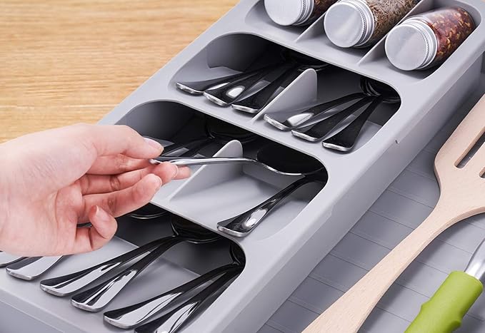 Expandable Kitchen Drawer Organizer, Adjustable Cutlery Trays and Utensil Holder, Kitchen Drawer Dividers Storage for Silverware, Flatware, Knives, Spoons, Gray