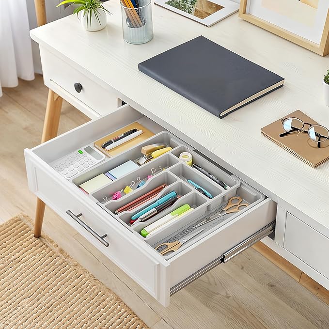 AMADA HOMEFURNISHING Expandable Silverware Drawer Organizer, Adjustable Utensil Tray For Kitchen Storage, BPA-Free Cutlery Holder for Spoons, Forks and Knives, Easy to Clean and Wash, Gray