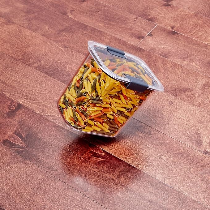 Rubbermaid Brilliance BPA-Free Food Storage Containers with Lids, Airtight, Kitchen and Pantry Organization Set, Includes 3 Containers and Scoops, Clear, 16 cups